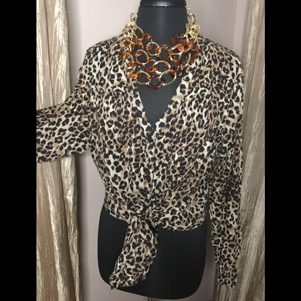 Pure Energy Animal Print Blouse Size Large